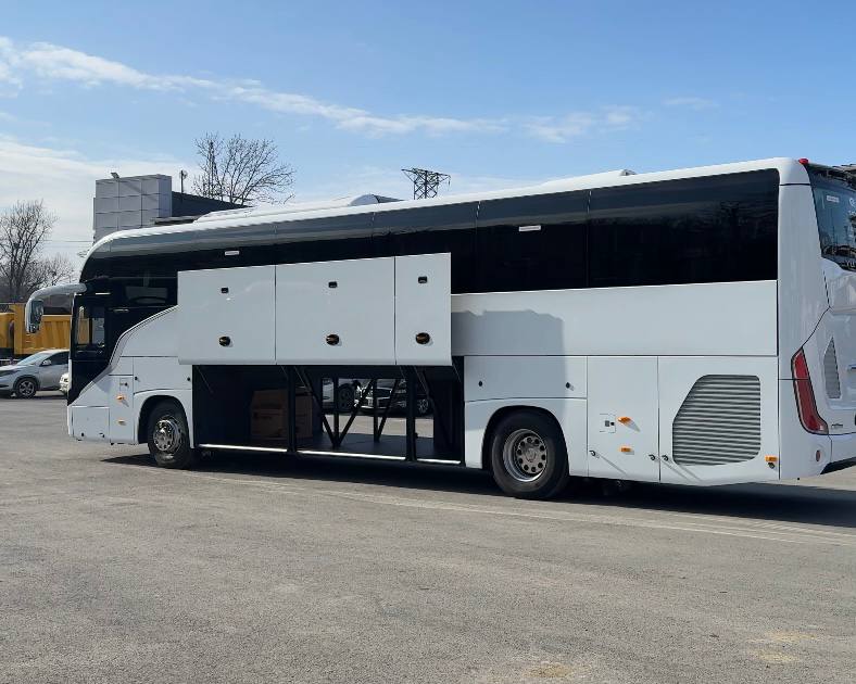Флагманский туристический автобус Yutong C12 PRO ZK6128H: подробный обзор