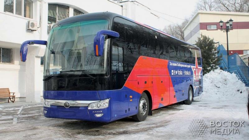 ФК "СКА-Хабаровск" встречает свой новый автобус