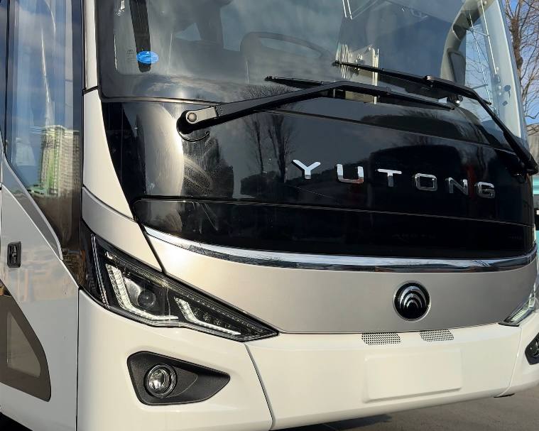 Флагманский туристический автобус Yutong C12 PRO ZK6128H: подробный обзор