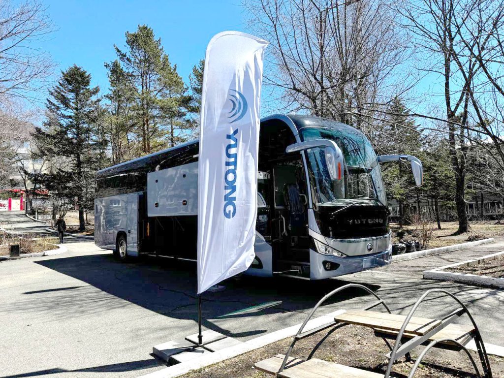 Туристический автобус Yutong C12PRO (ZK6128H).jpg