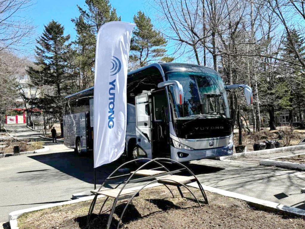 Туристический автобус Yutong C12PRO (ZK6128H)2.jpg