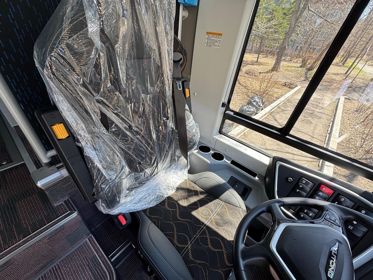 Туристический автобус Yutong C12PRO (ZK6128H)