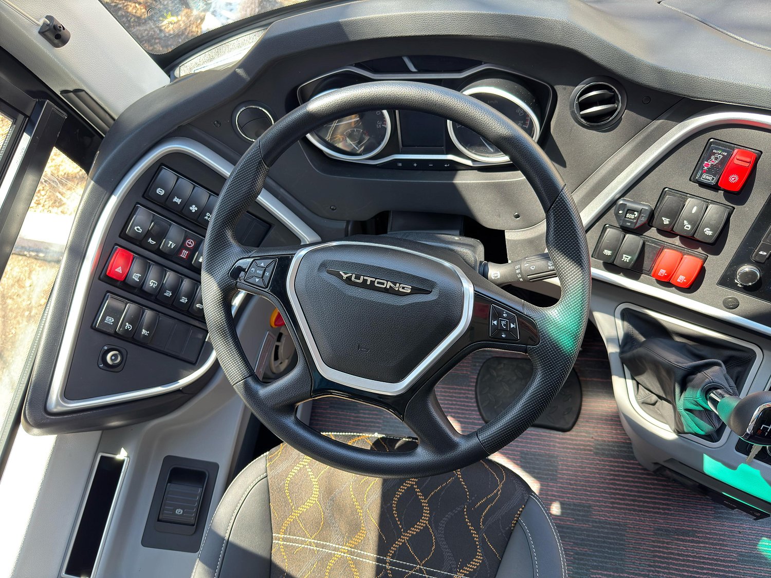 Туристический автобус Yutong C12PRO (ZK6128H)