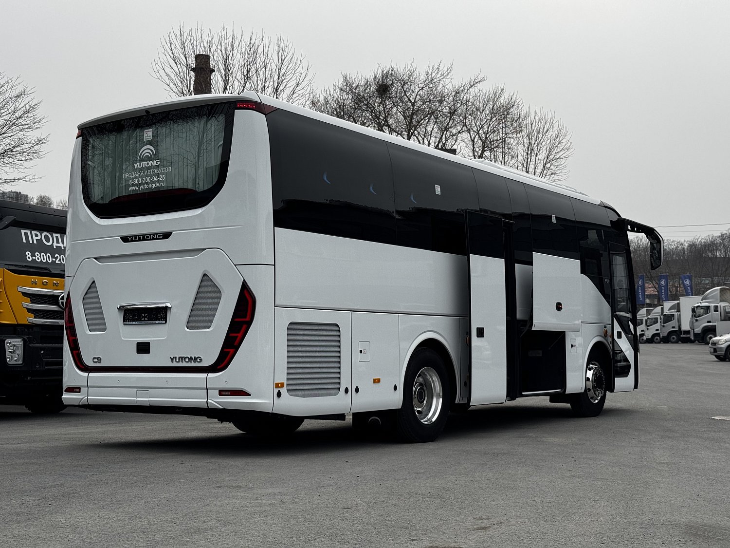 Туристический лайнер в компактном формате 9,4 м: Yutong C9 (ZK6947H)