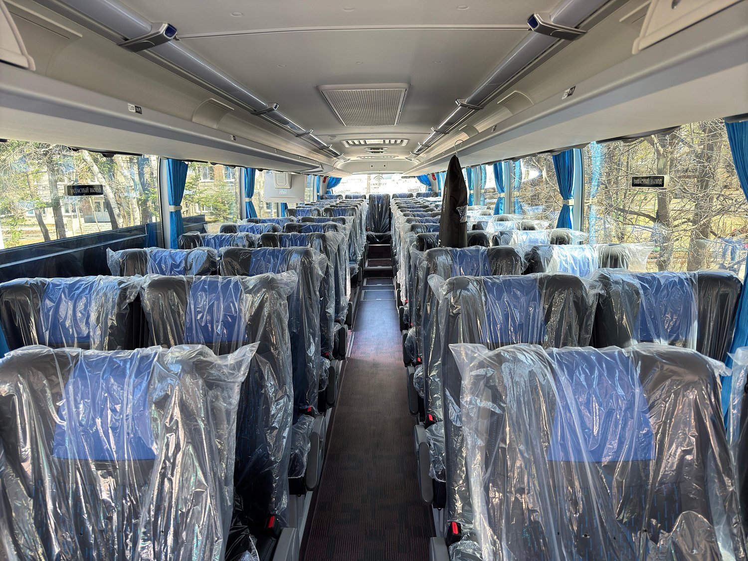 Туристический автобус Yutong C12PRO (ZK6128H)