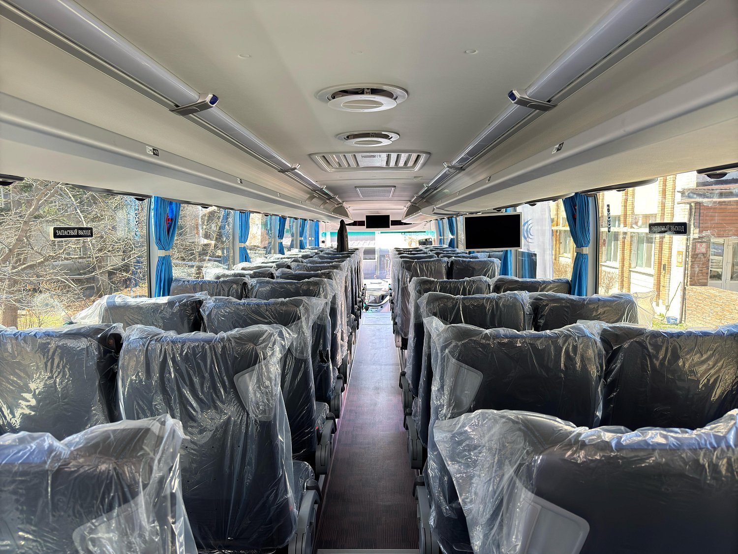 Туристический автобус Yutong C12PRO (ZK6128H)