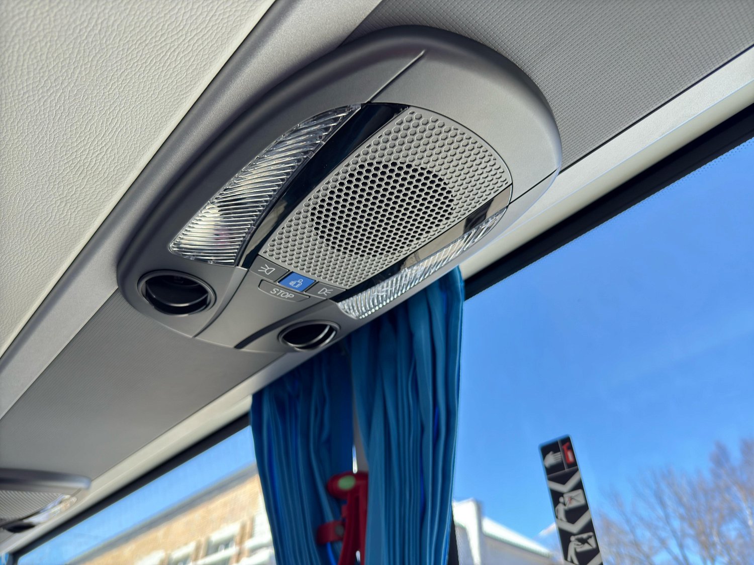 Туристический автобус Yutong C12PRO (ZK6128H)